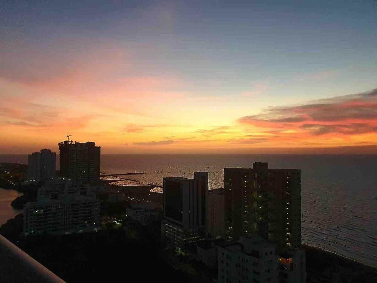 Sunset Oceanview Balcony Walk To Oldtown Pool Ac Cartagena